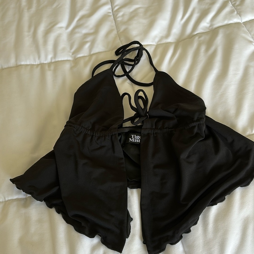 Black open cleavage top